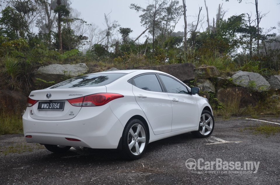 Hyundai Elantra MD (2012) Exterior