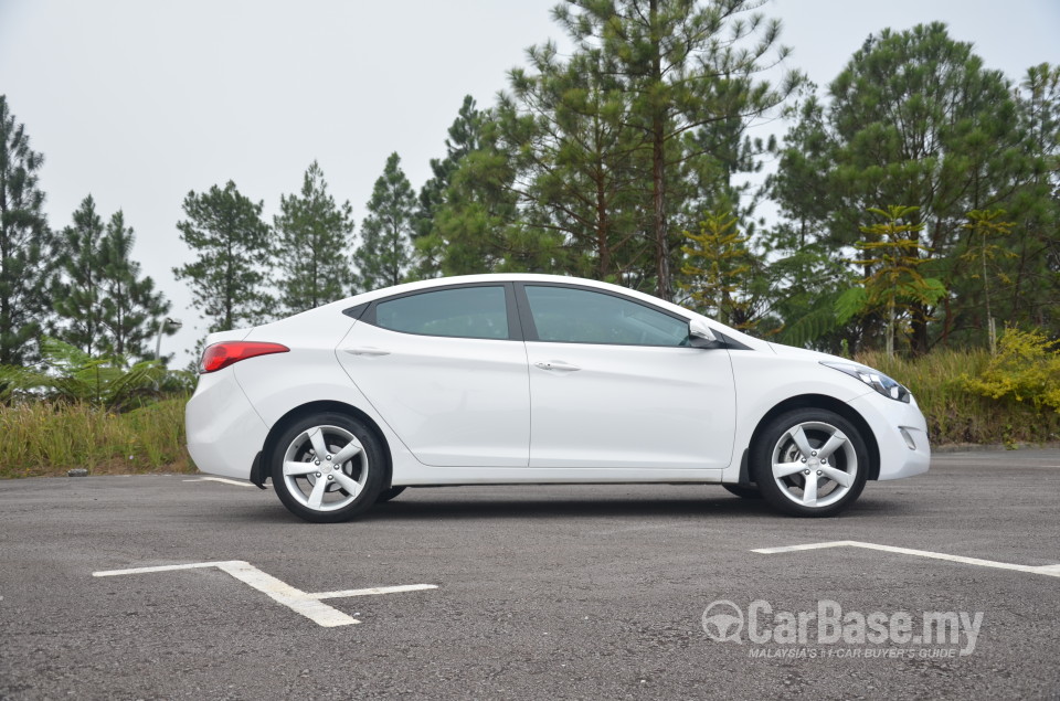 Hyundai Elantra MD (2012) Exterior