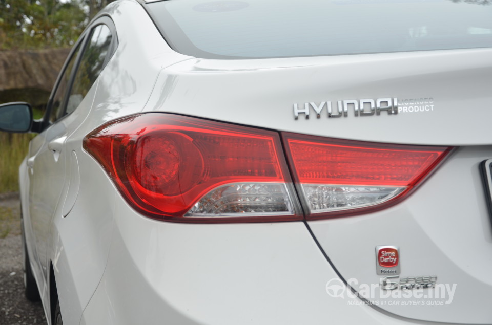 Hyundai Elantra MD (2012) Exterior