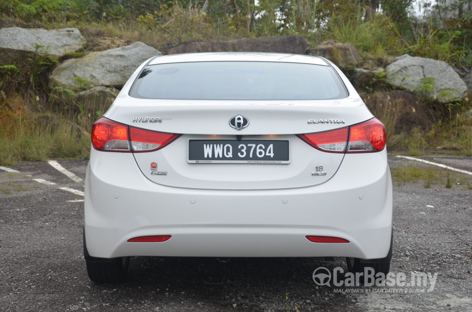 Hyundai Elantra MD (2012) Exterior