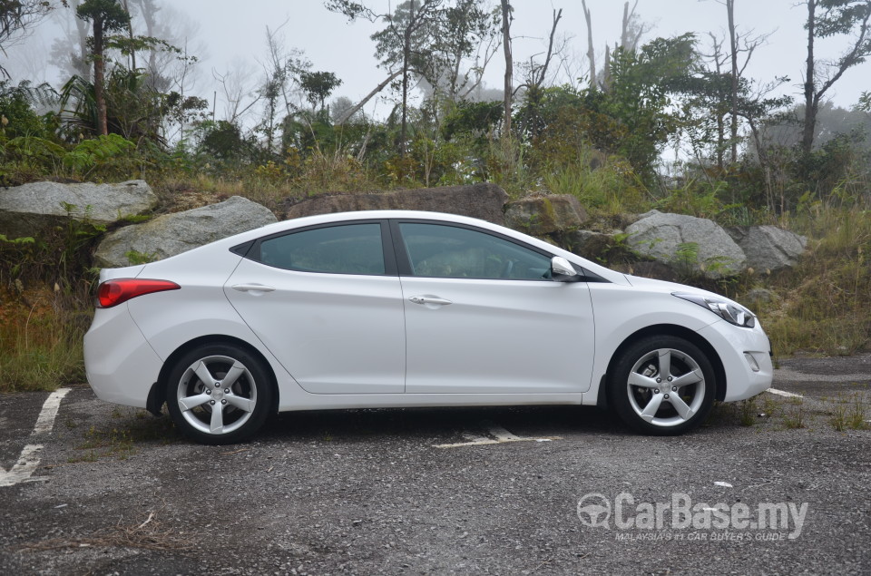 Hyundai Elantra MD (2012) Exterior
