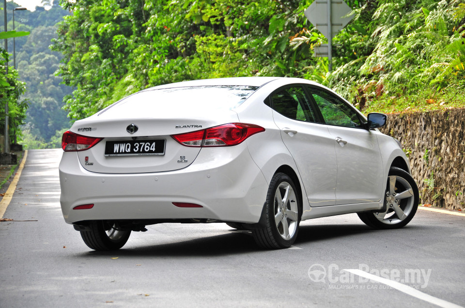 Hyundai Elantra MD (2012) Exterior