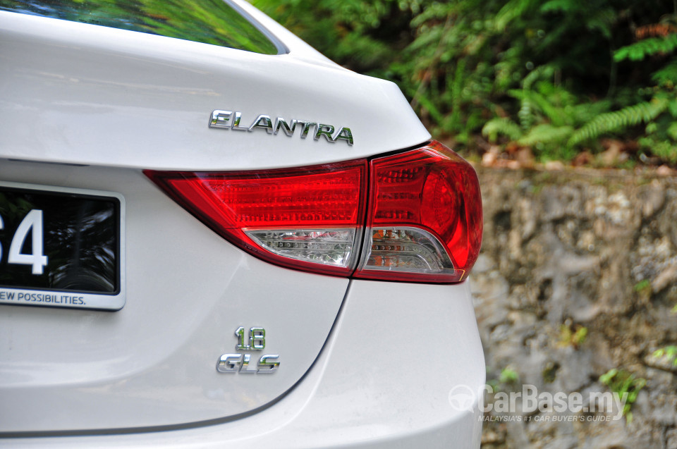 Hyundai Elantra MD (2012) Exterior