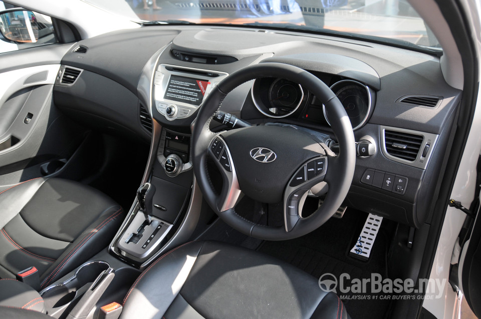 Hyundai Elantra MD (2012) Interior