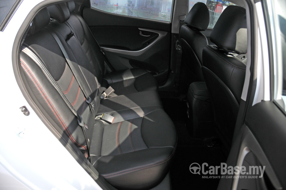 Hyundai Elantra MD (2012) Interior
