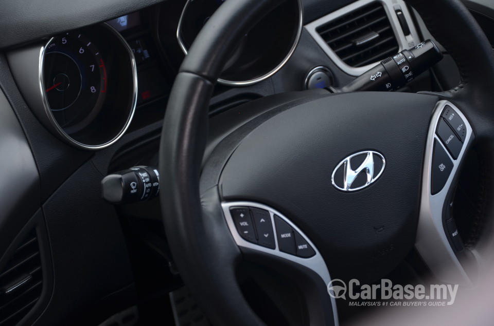 Hyundai Elantra MD (2012) Interior