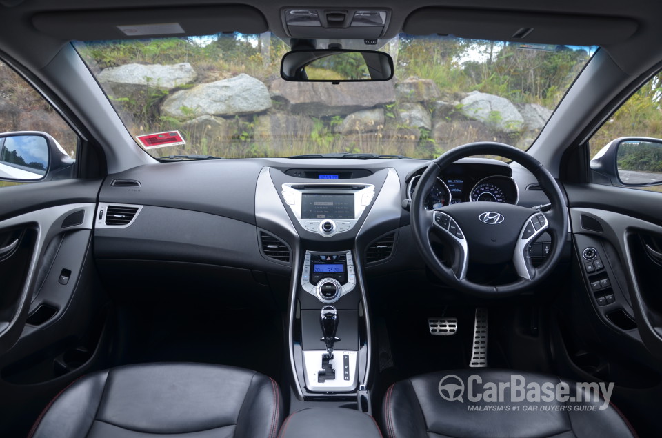 Hyundai Elantra MD (2012) Interior