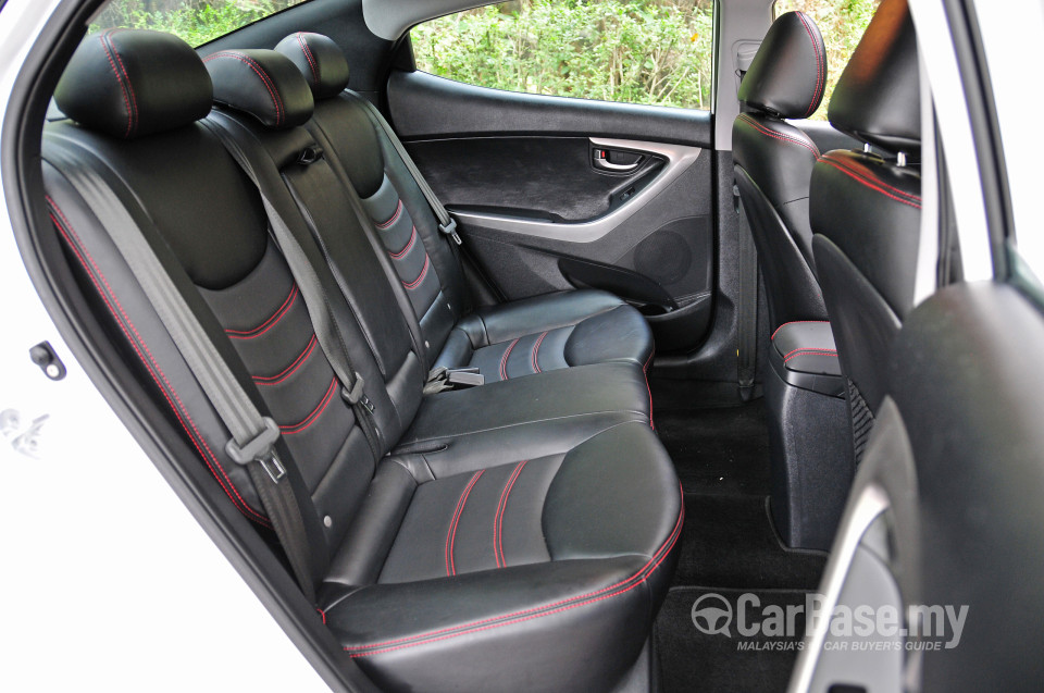 Hyundai Elantra MD (2012) Interior