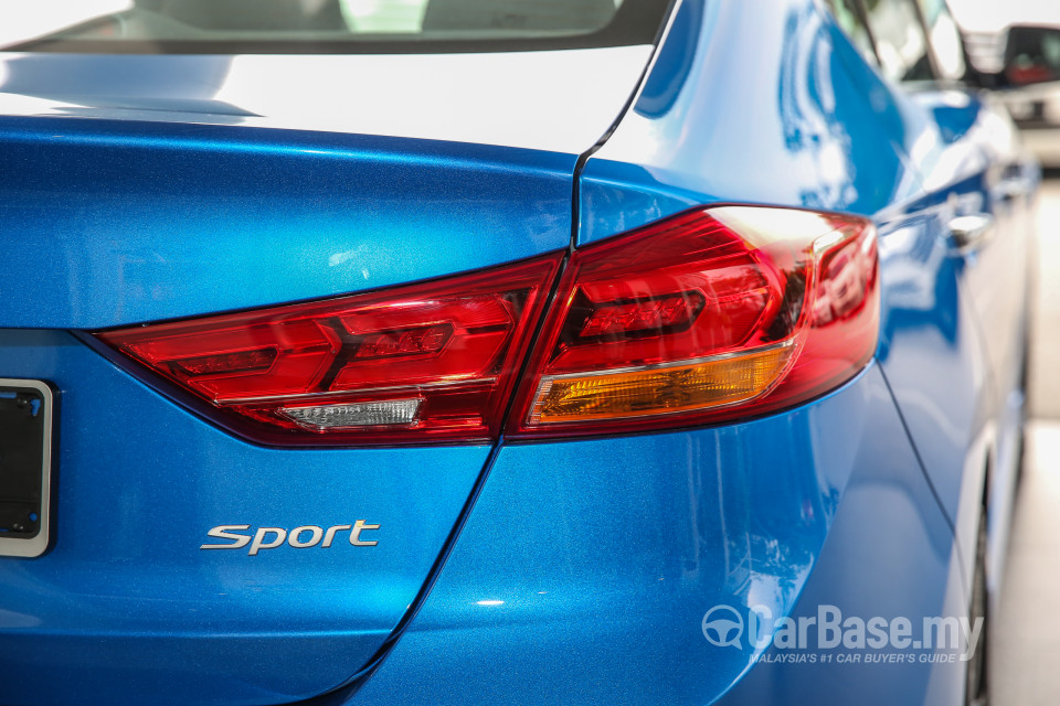 Hyundai Elantra AD (2017) Exterior