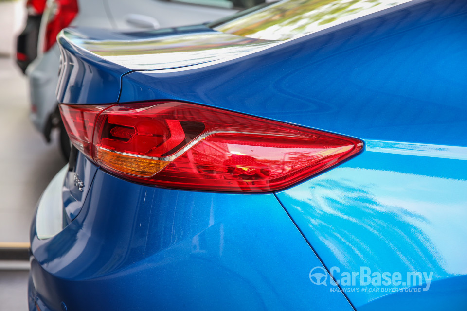 Hyundai Elantra AD (2017) Exterior