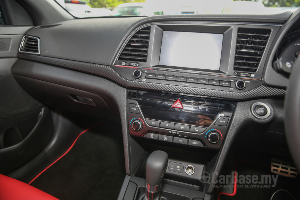 Kia Stinger CK (2018) Interior