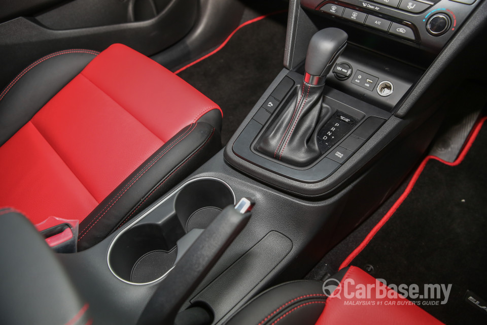 Hyundai Elantra AD (2017) Interior