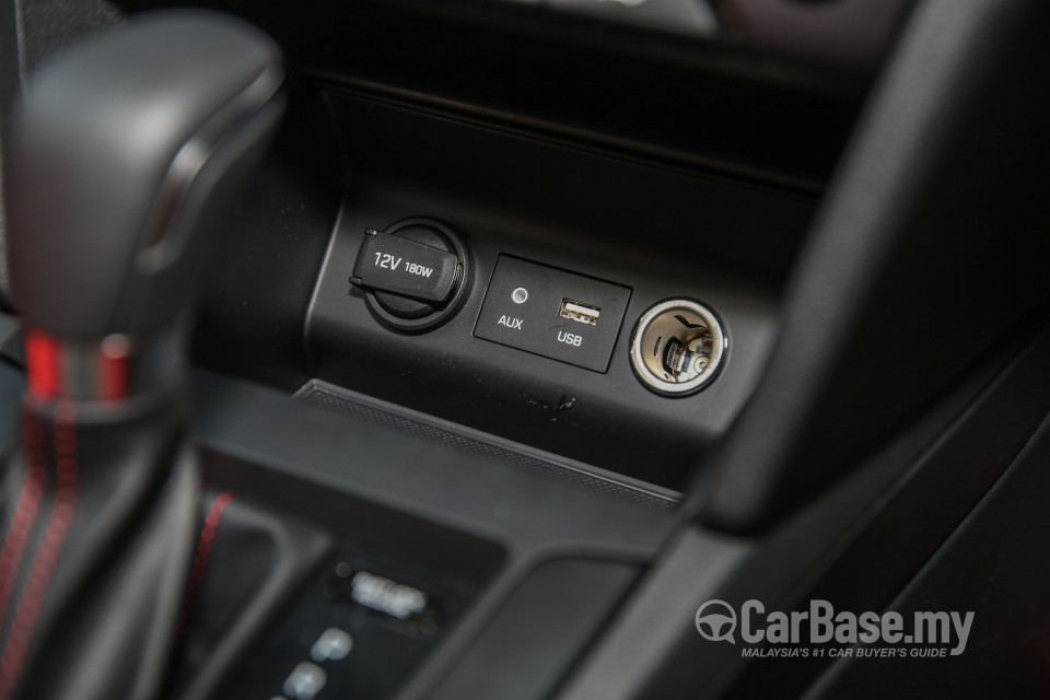 Hyundai Elantra AD (2017) Interior