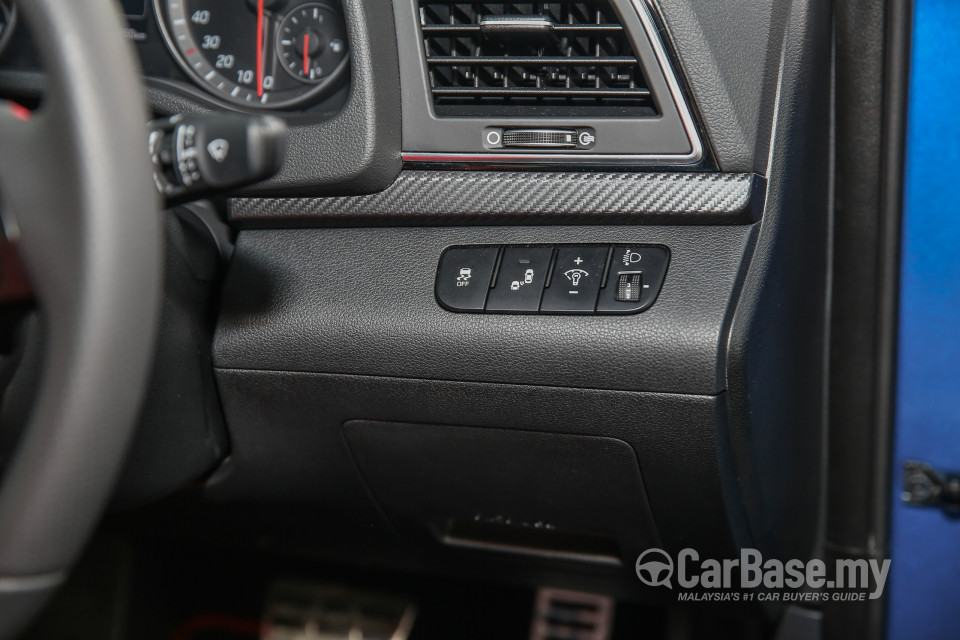 Hyundai Elantra AD (2017) Interior