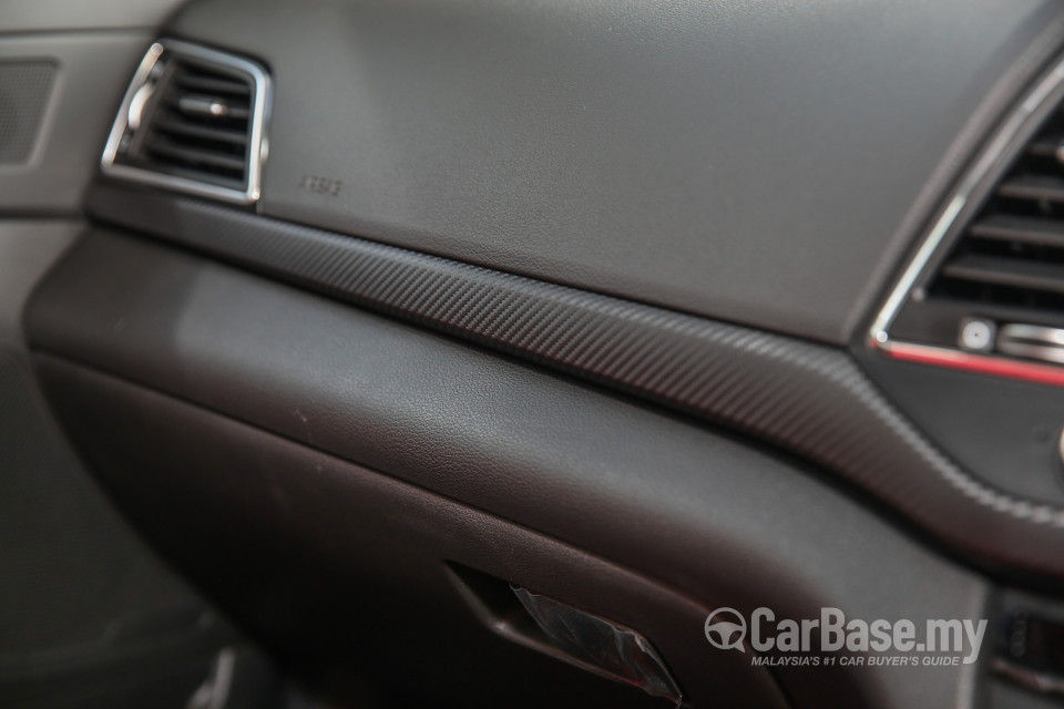 Hyundai Elantra AD (2017) Interior