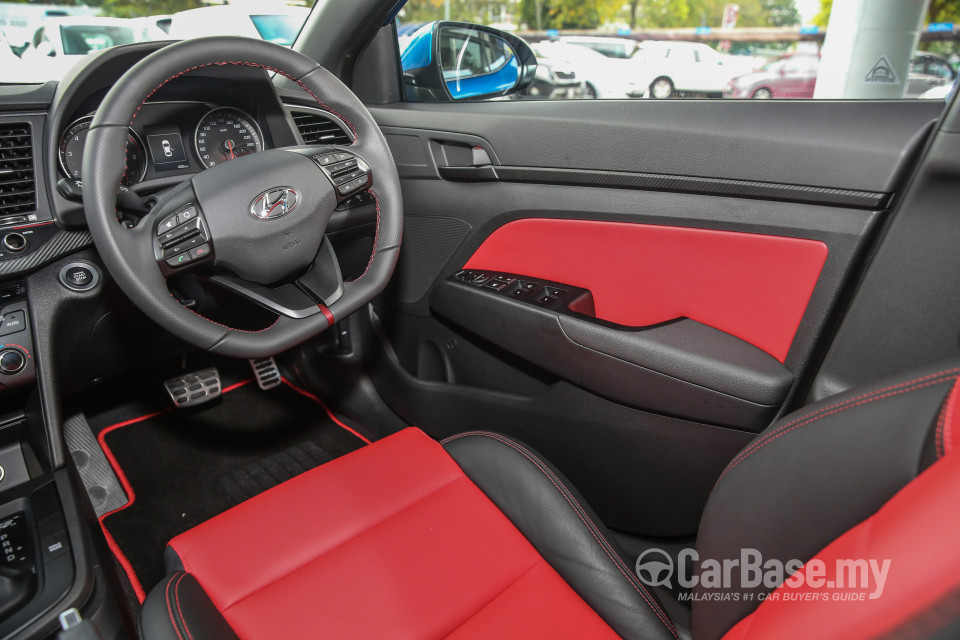 Hyundai Elantra AD (2017) Interior