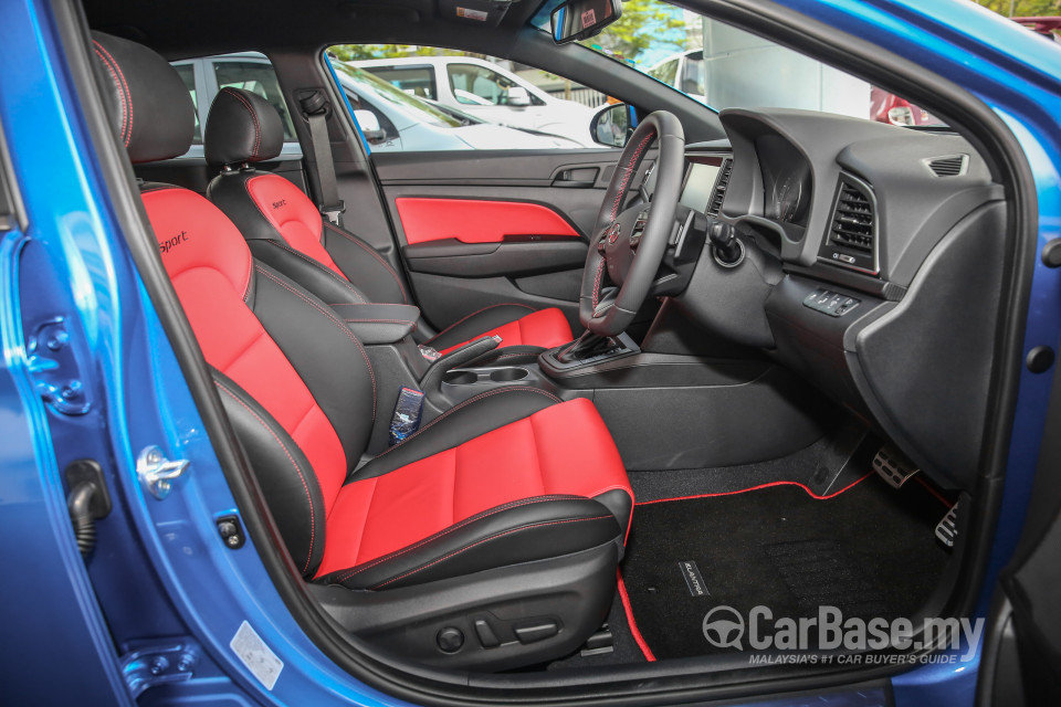 Hyundai Elantra AD (2017) Interior