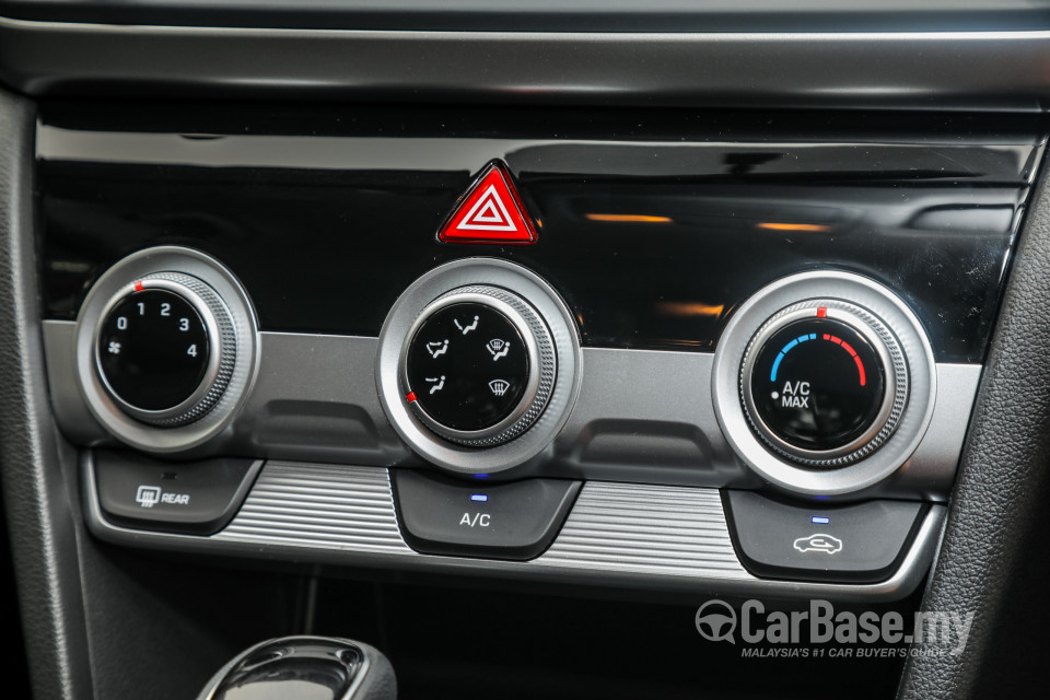 Hyundai Elantra AD Facelift (2019) Interior