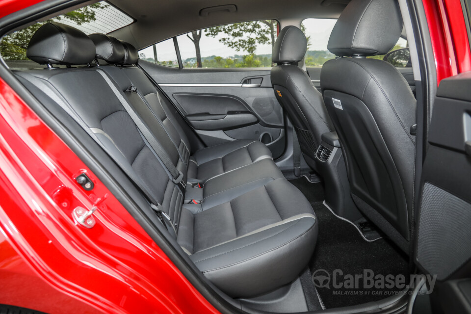 Kia Stinger CK (2018) Interior