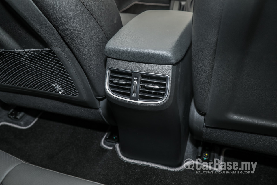 Hyundai Elantra AD Facelift (2019) Interior