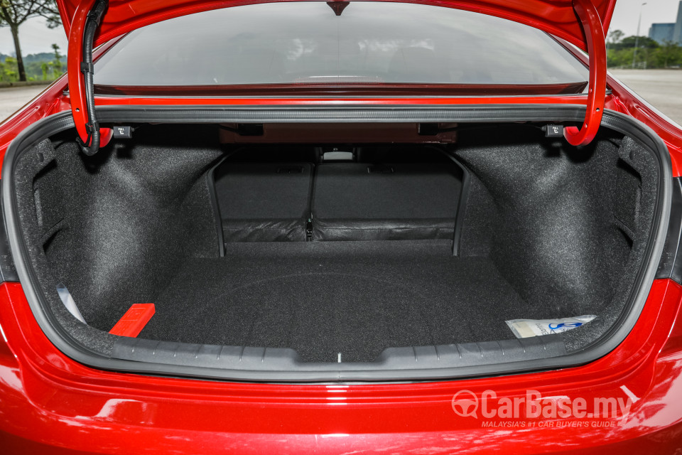 Hyundai Elantra AD Facelift (2019) Interior