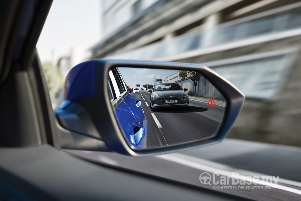 Hyundai Elantra CN7 (2020) Interior