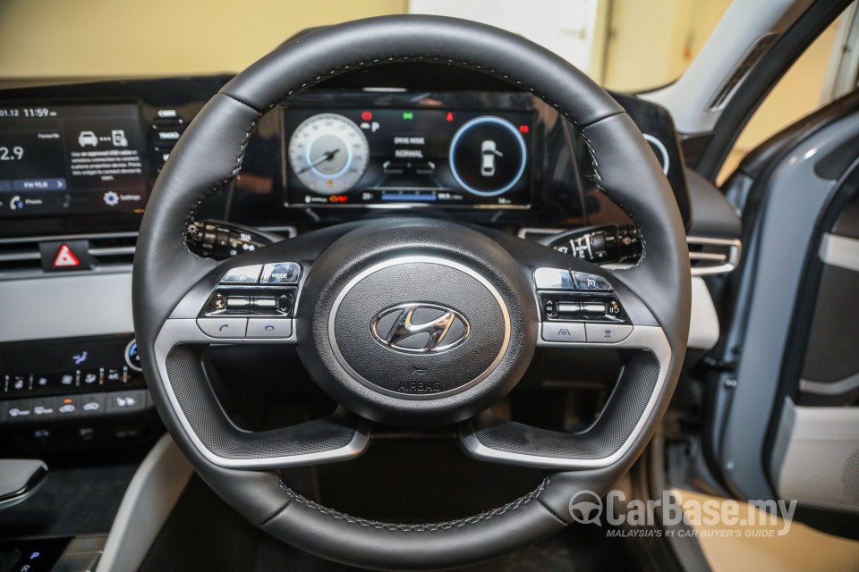 Hyundai Elantra CN7 (2020) Interior