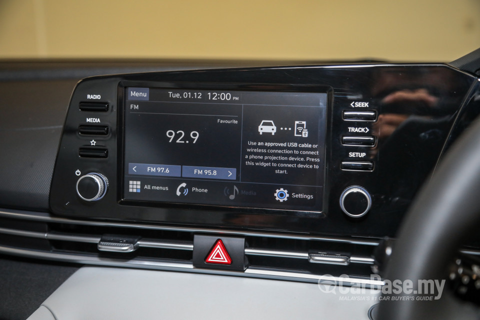 Hyundai Elantra CN7 (2020) Interior