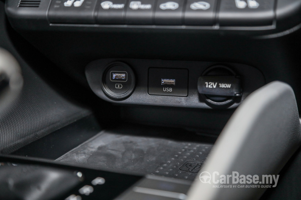 Hyundai Elantra CN7 (2020) Interior