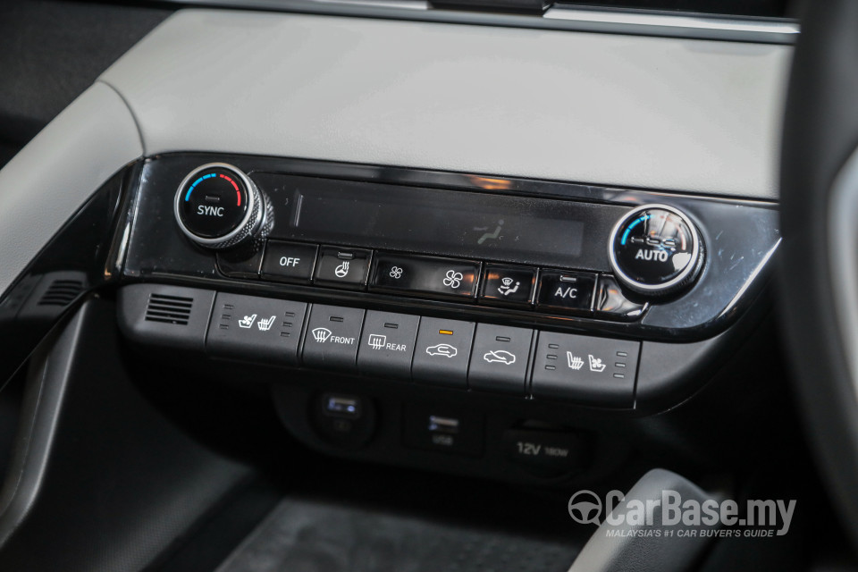 Hyundai Elantra CN7 (2020) Interior