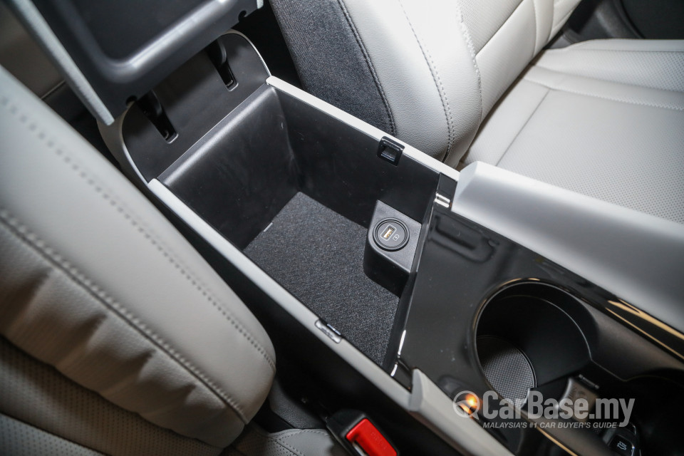 Hyundai Elantra CN7 (2020) Interior