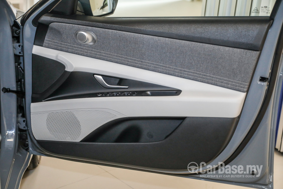 Hyundai Elantra CN7 (2020) Interior