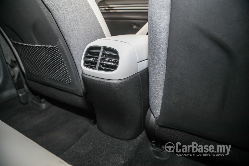 Hyundai Elantra CN7 (2020) Interior