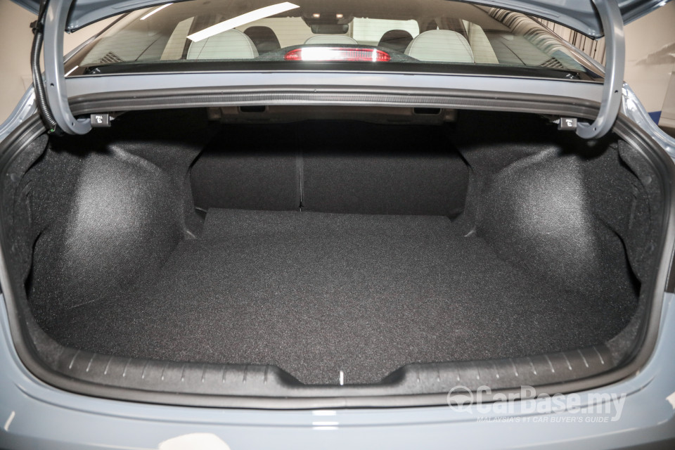 Hyundai Elantra CN7 (2020) Interior