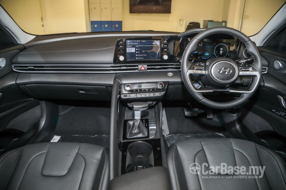 Hyundai Elantra CN7 (2020) Interior