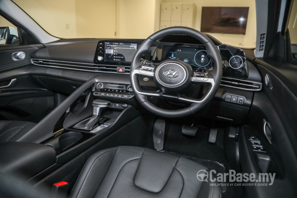 Hyundai Elantra CN7 (2020) Interior
