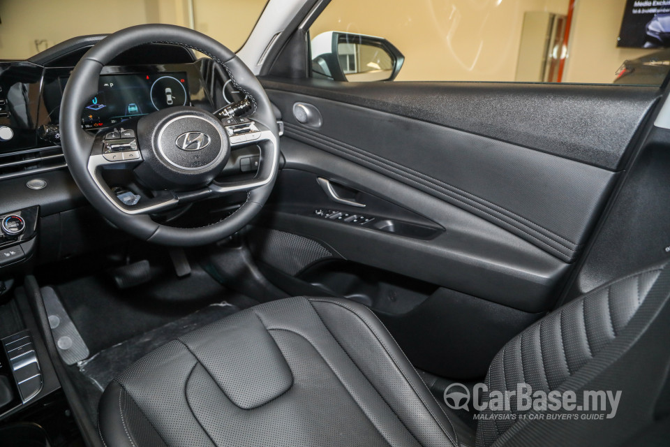 Hyundai Elantra CN7 (2020) Interior