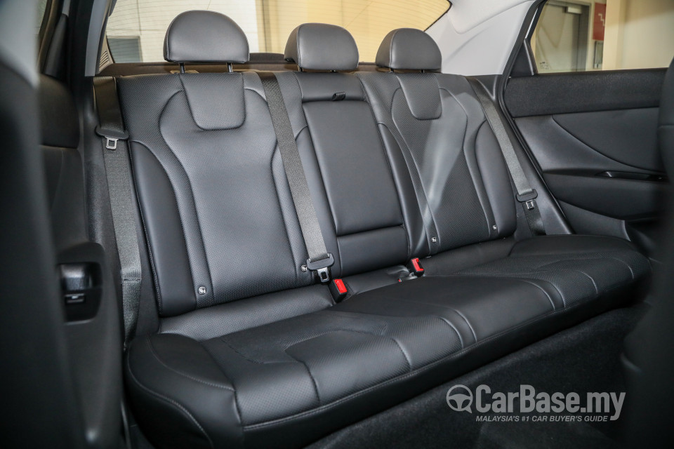 Hyundai Elantra CN7 (2020) Interior