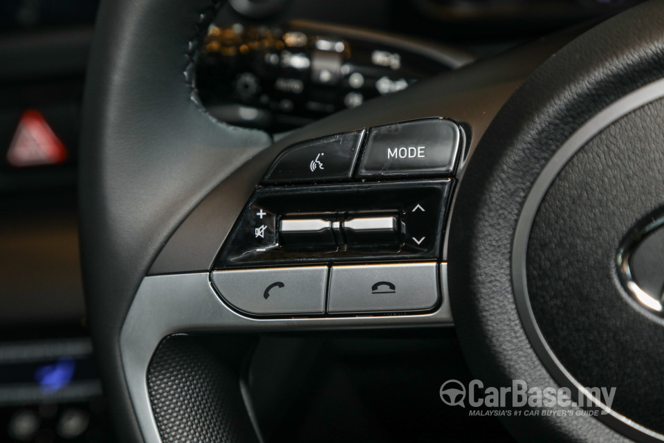 Hyundai Elantra CN7 (2020) Interior
