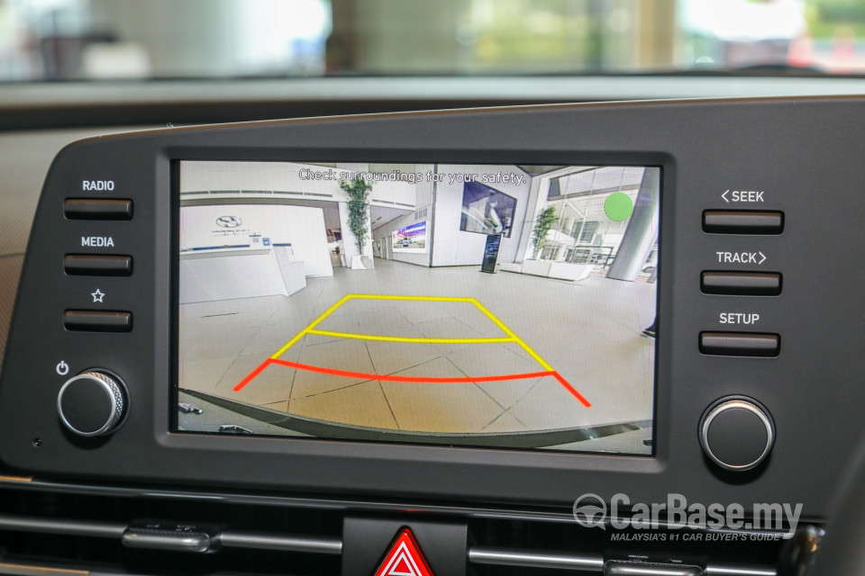 Hyundai Elantra CN7 (2020) Interior