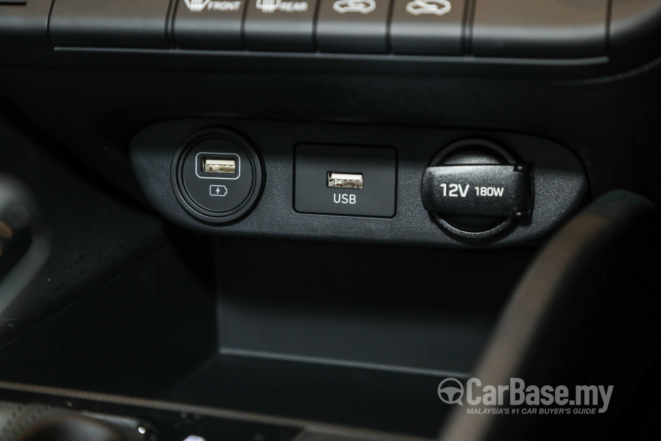 Hyundai Elantra CN7 (2020) Interior