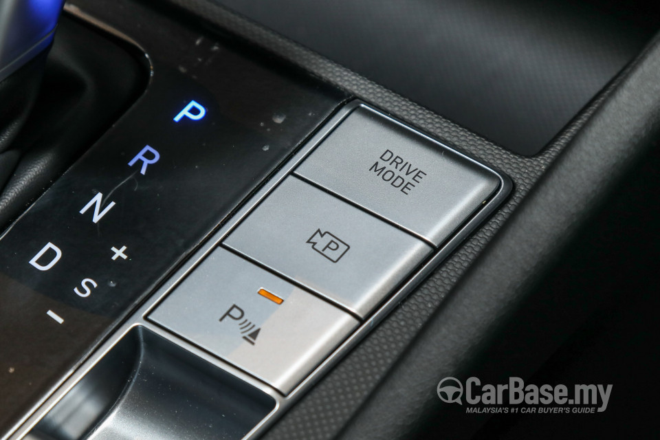 Hyundai Elantra CN7 (2020) Interior