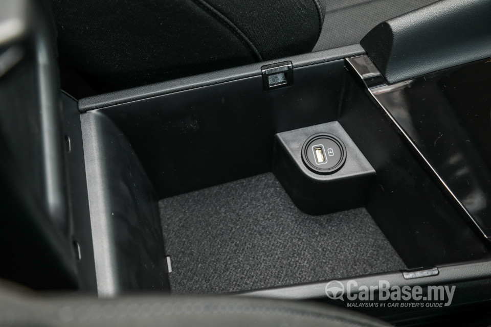Hyundai Elantra CN7 (2020) Interior