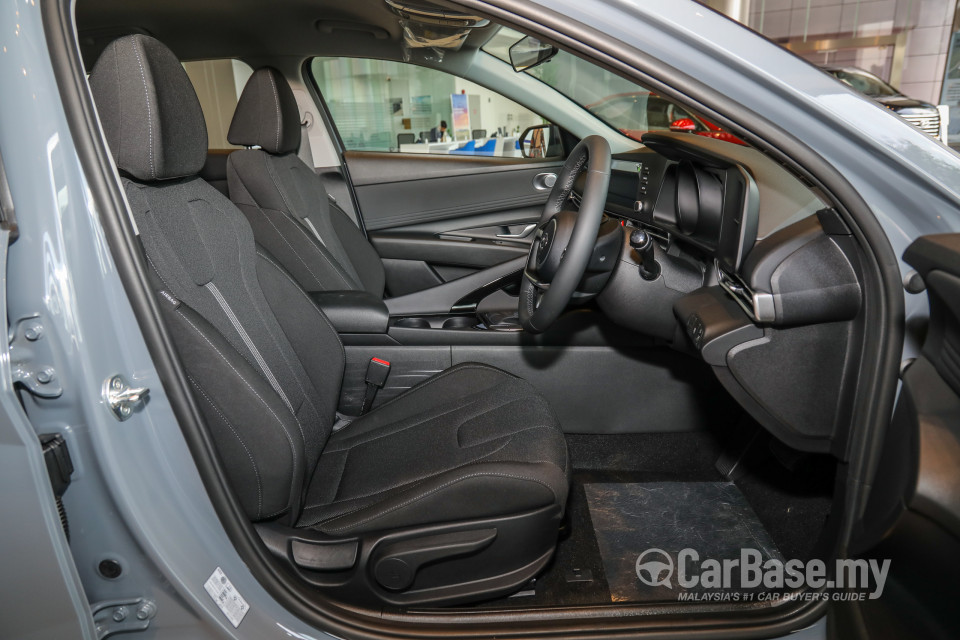 Hyundai Elantra CN7 (2020) Interior