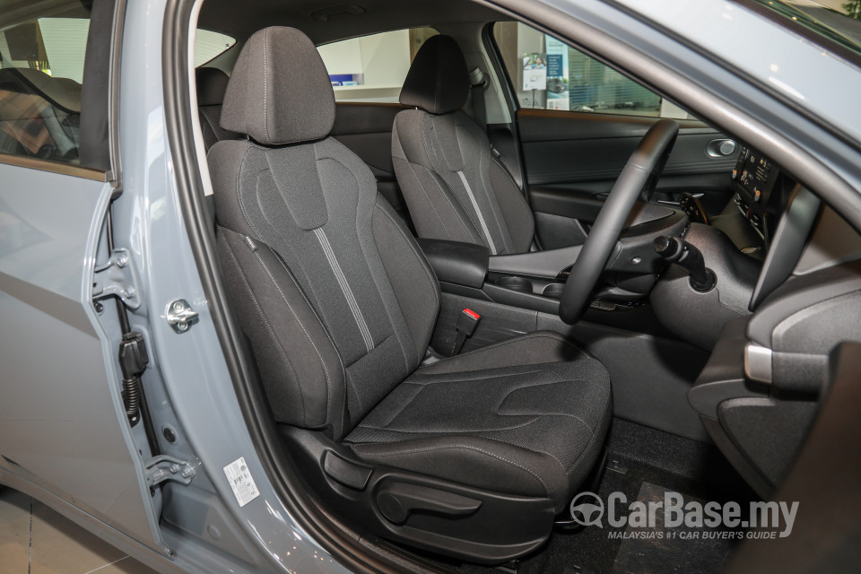 Hyundai Elantra CN7 (2020) Interior
