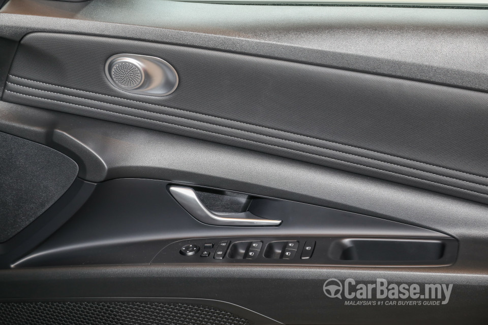 Hyundai Elantra CN7 (2020) Interior