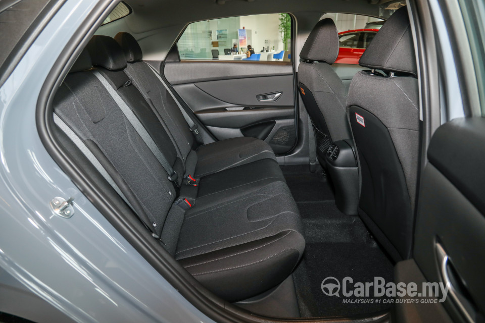 Hyundai Elantra CN7 (2020) Interior