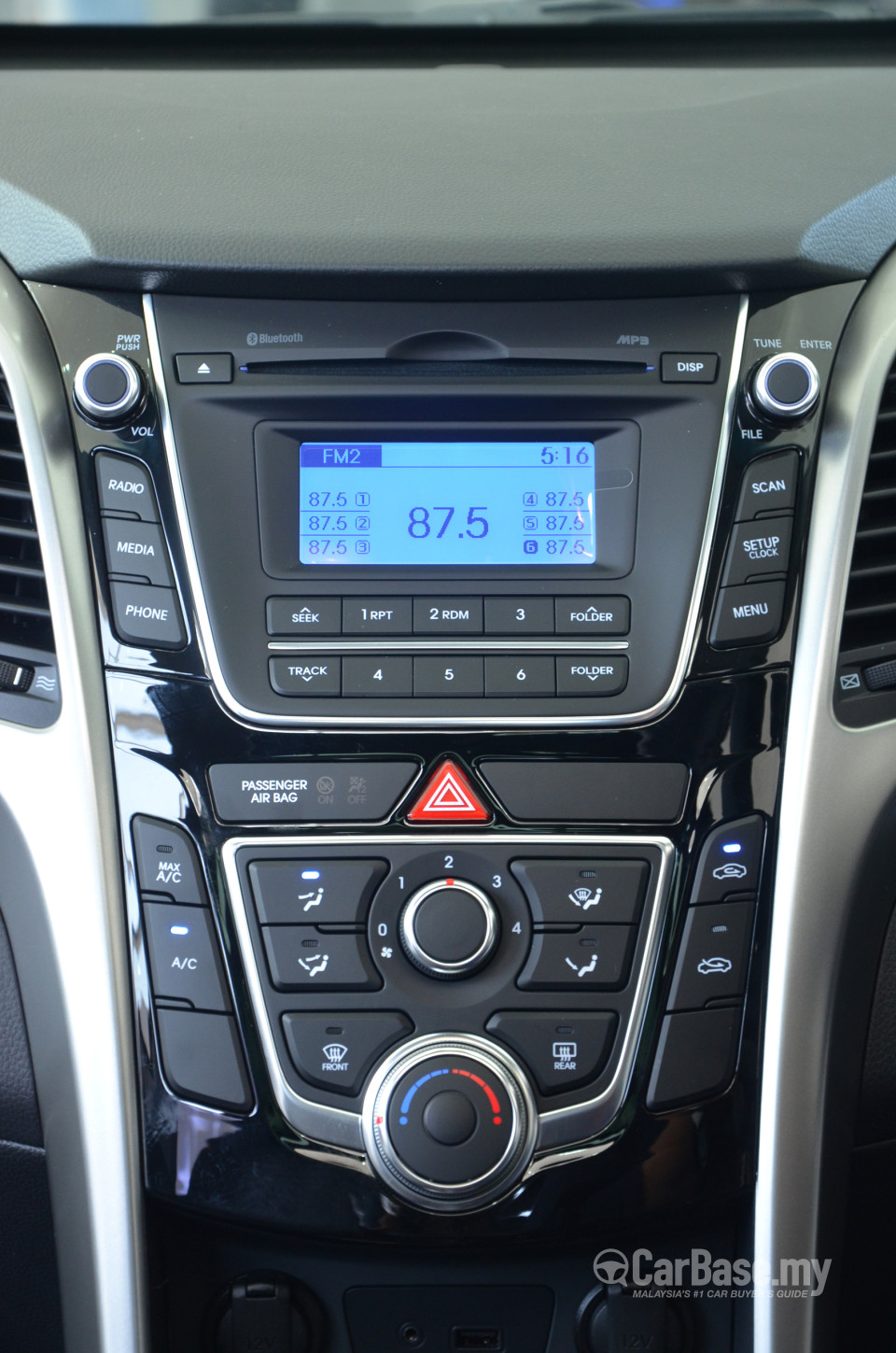 Hyundai i30 GD (2014) Interior
