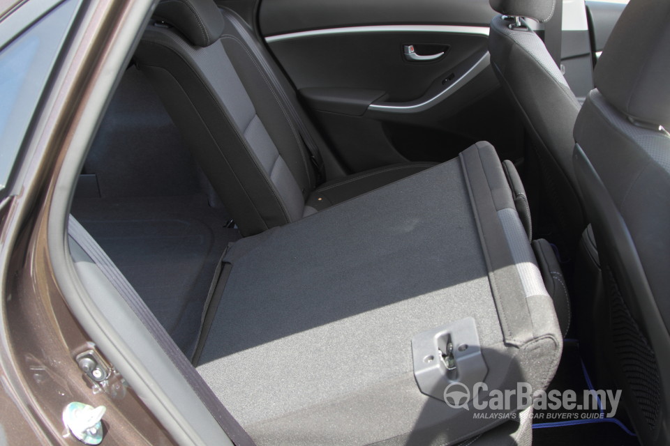 Hyundai i30 GD (2014) Interior