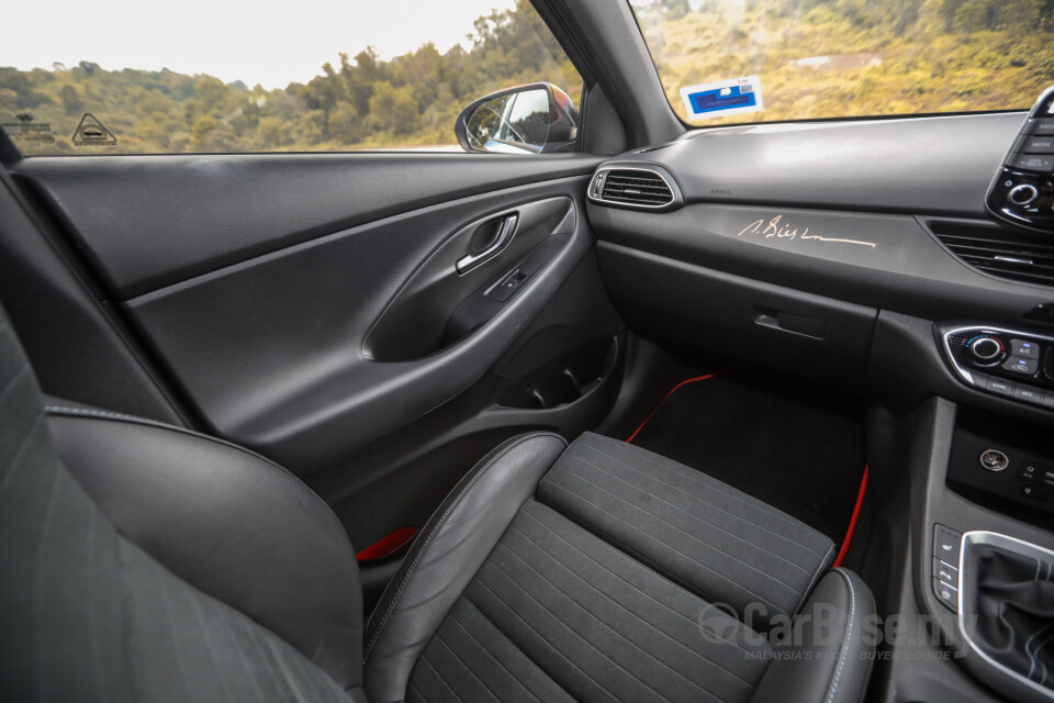 Hyundai i30 N PD (2019) Interior